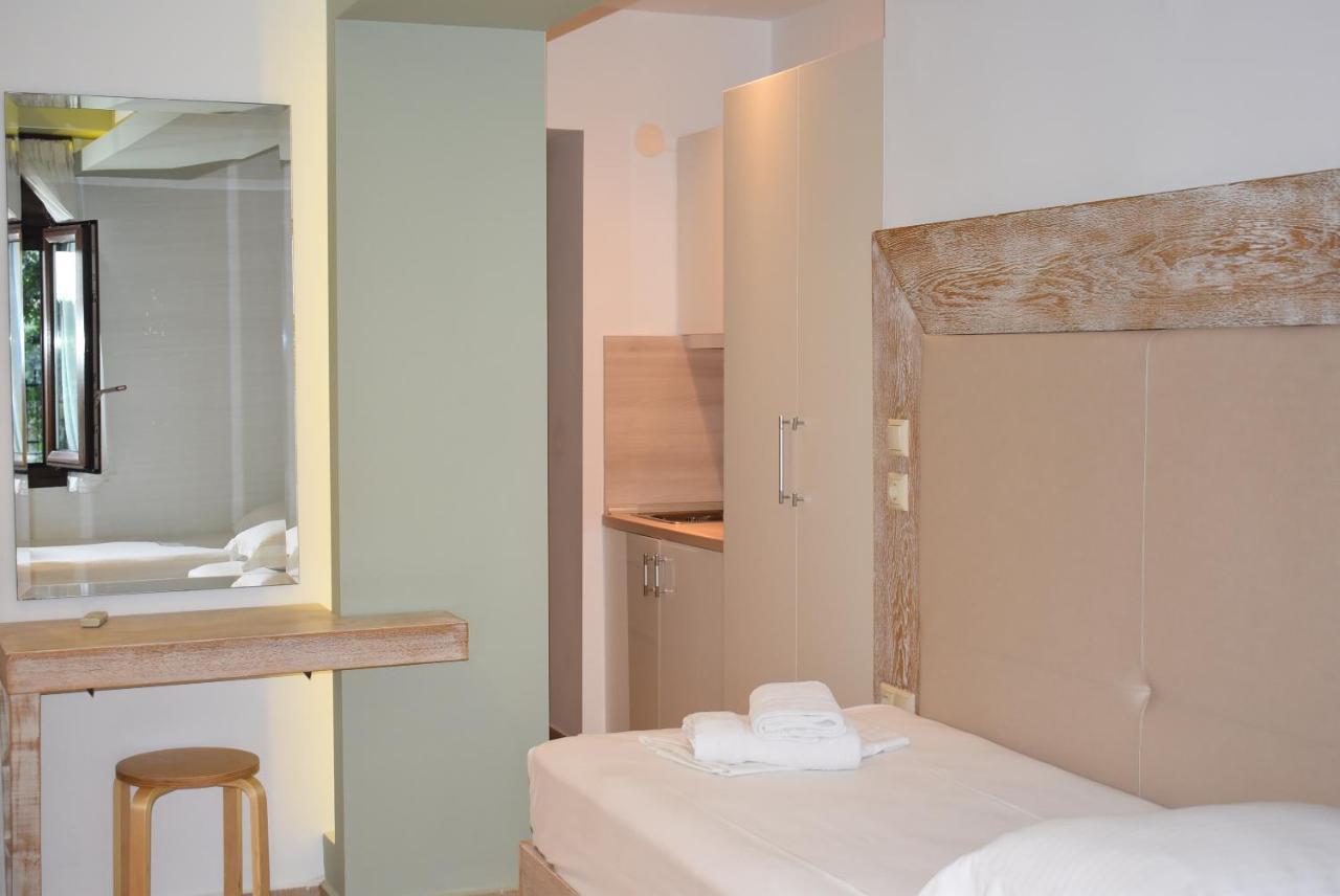 Studios Apartments Irini Patira Potos Exterior foto